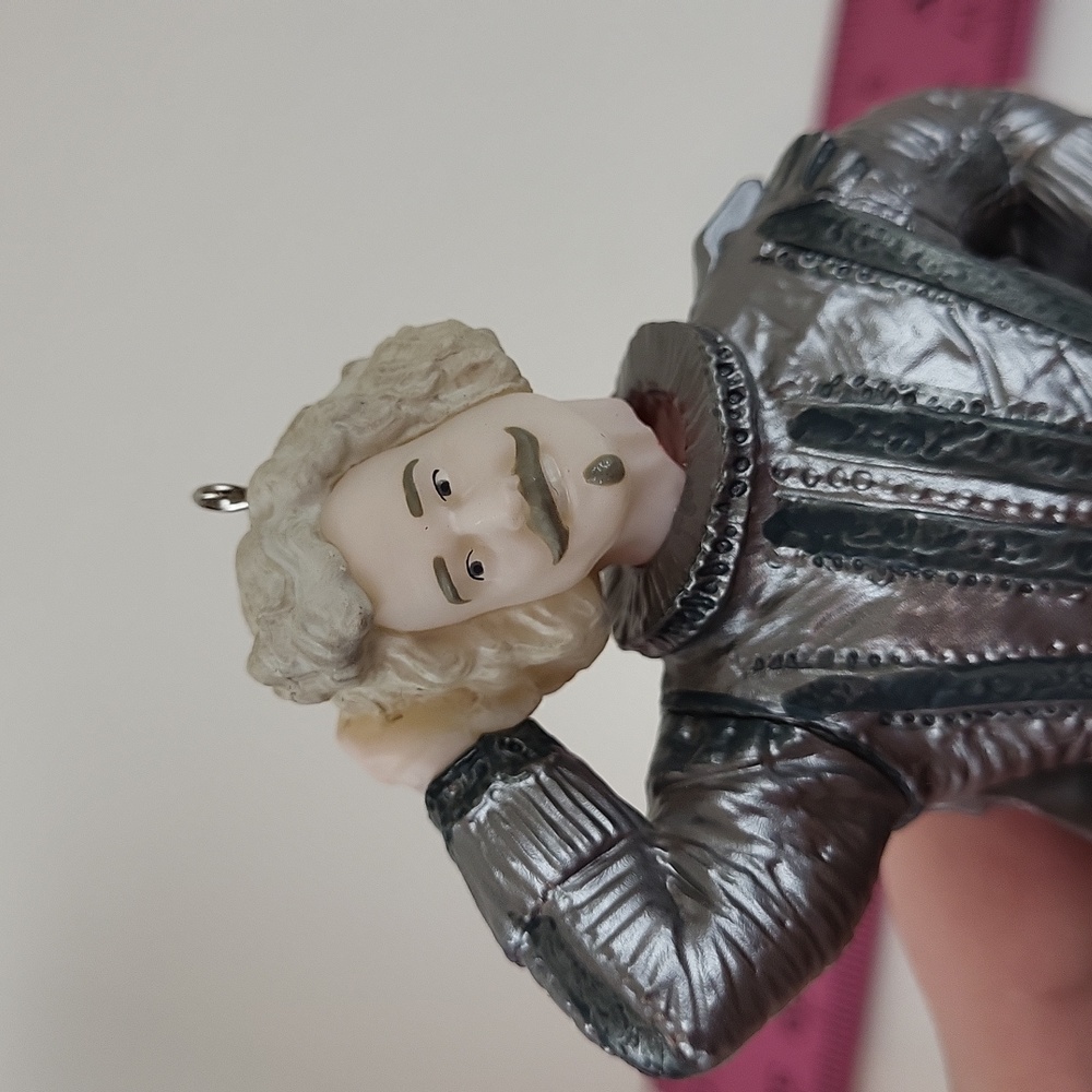 Hallmark 2023 Harry Potter Nearly Headless Nick Ornament MAGIC Light Sound - Picture 9 of 9